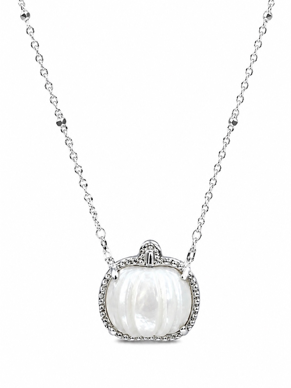 Kendra Scott Pumpkin Silver Short Pendant Necklace in Ivory Mother-of Pearl.